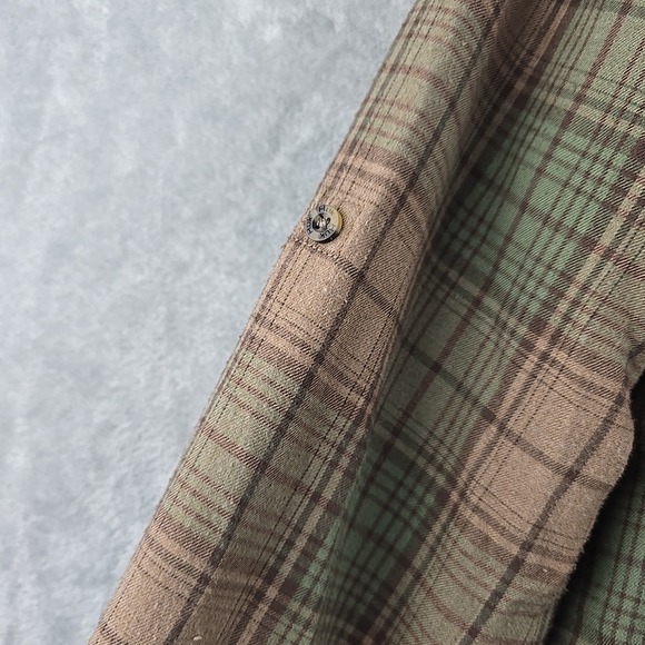 HUK Performance Flannel Shirt Mens Small Brown Green Plaid Fishing Soft - Picture 5 of 9